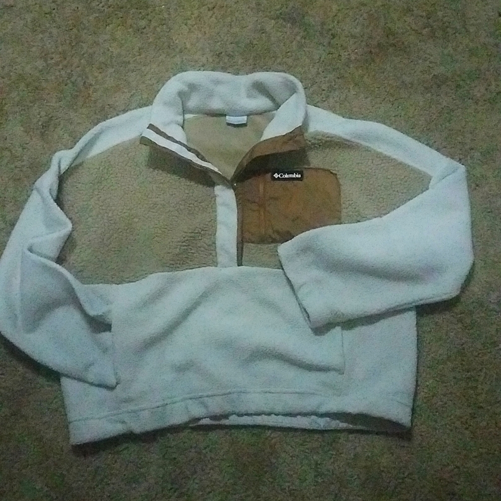Columbia sherpa size Womens XL white and tan in color